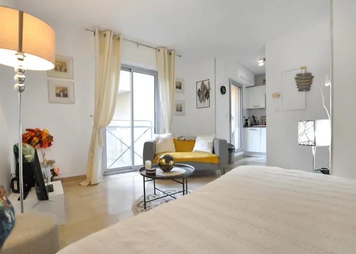 Apartment For Two Close To The Beaches Of Cannes